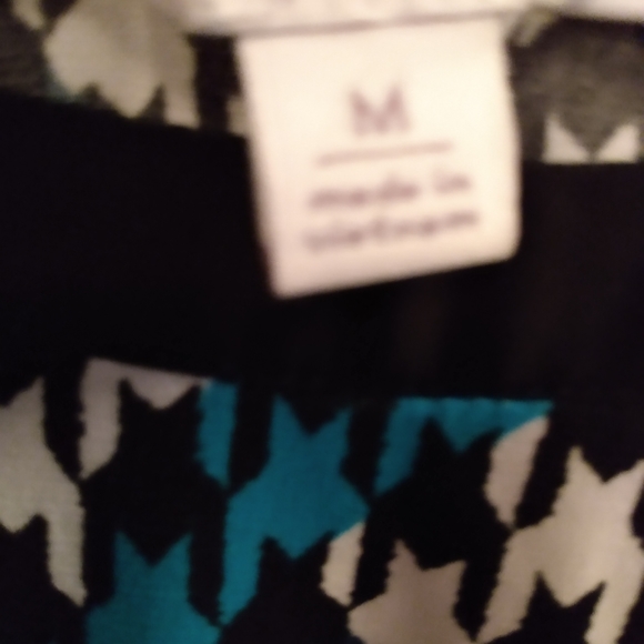 2 For $6 Blouse with extended hem - Picture 3 of 4